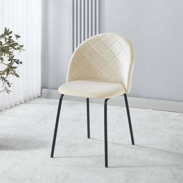 כיסא אוכל קטיפה שמנת בטקסטורת יהלומים