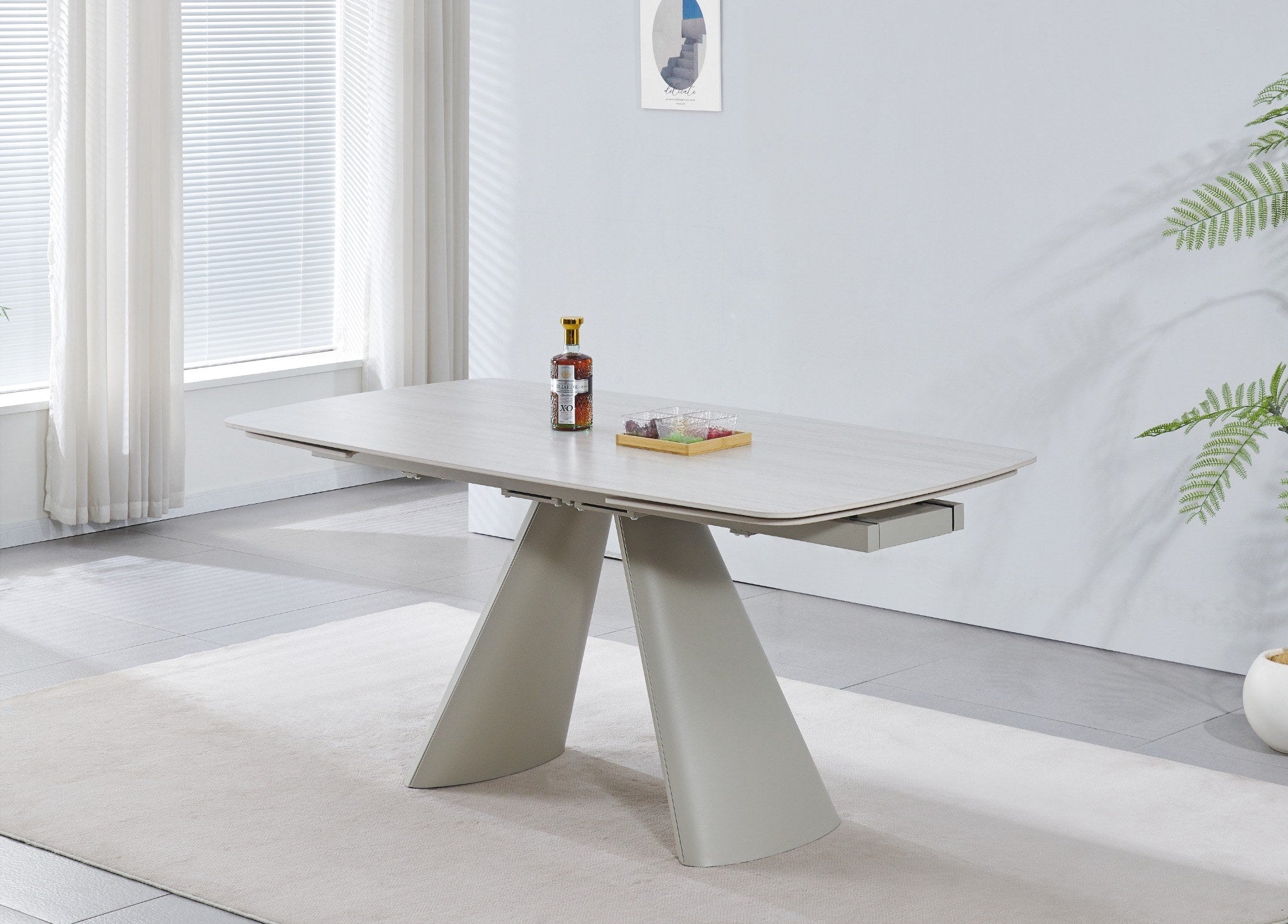 שולחן פינת אוכל טרוורטין נפתח 165-200-240*90 בשילוב רגלי מתכת בצבע מייפל LEO