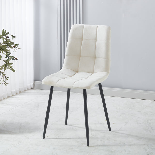 כיסא אוכל מרופד בצבע שמנת בשילוב רגלי מתכת שחורות דגם שחר